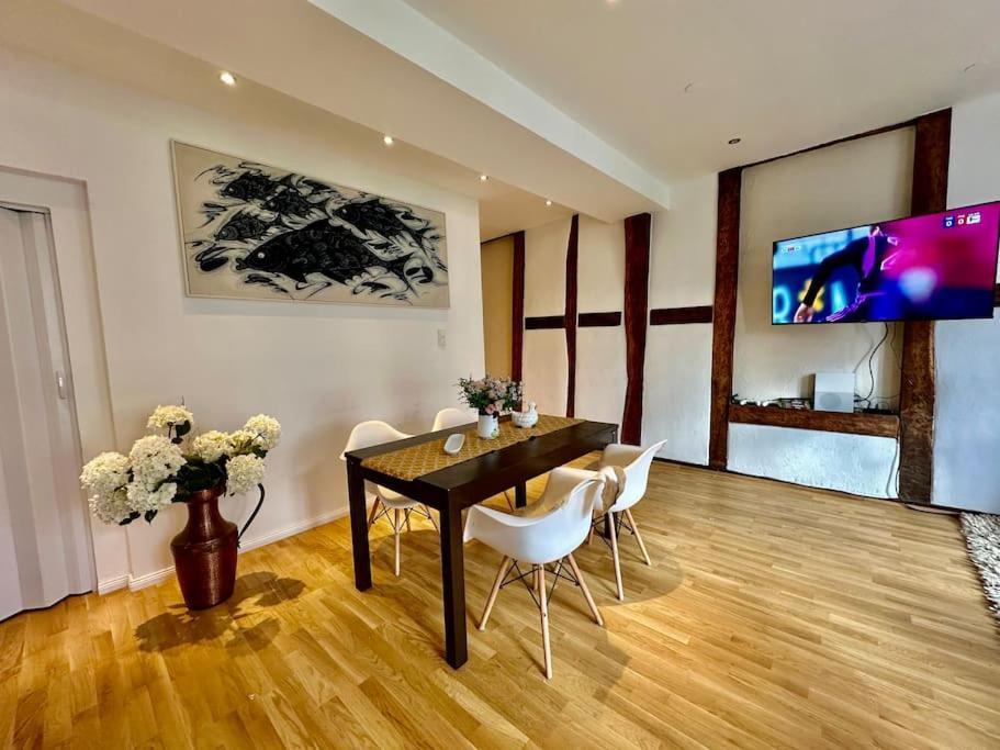 Wohnung Am Schloss 2 - Bestes Apartment In Вайльбурґ Екстер'єр фото